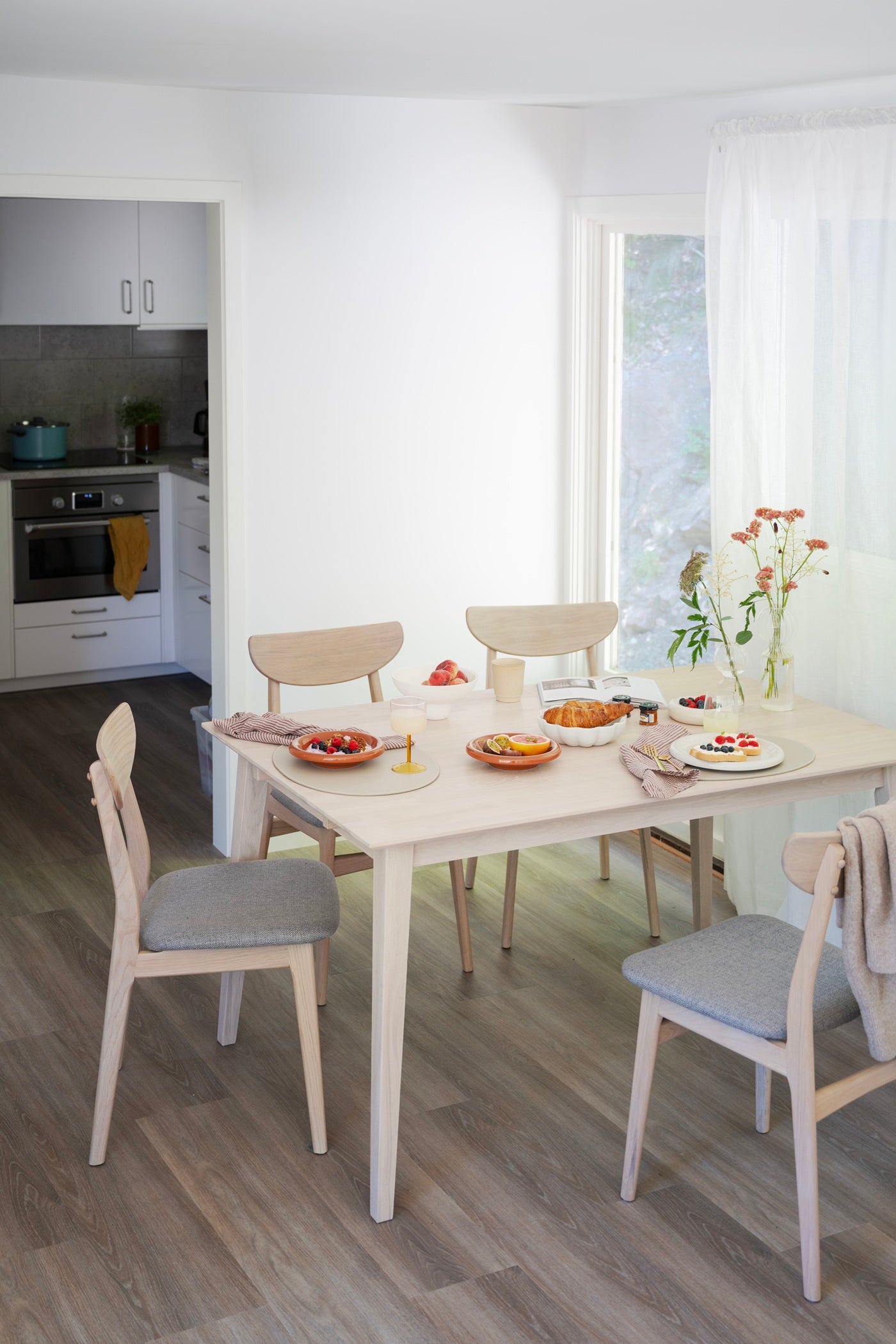 Filippa ruokapöytä 140x90 cm, valkoöljytty tammi