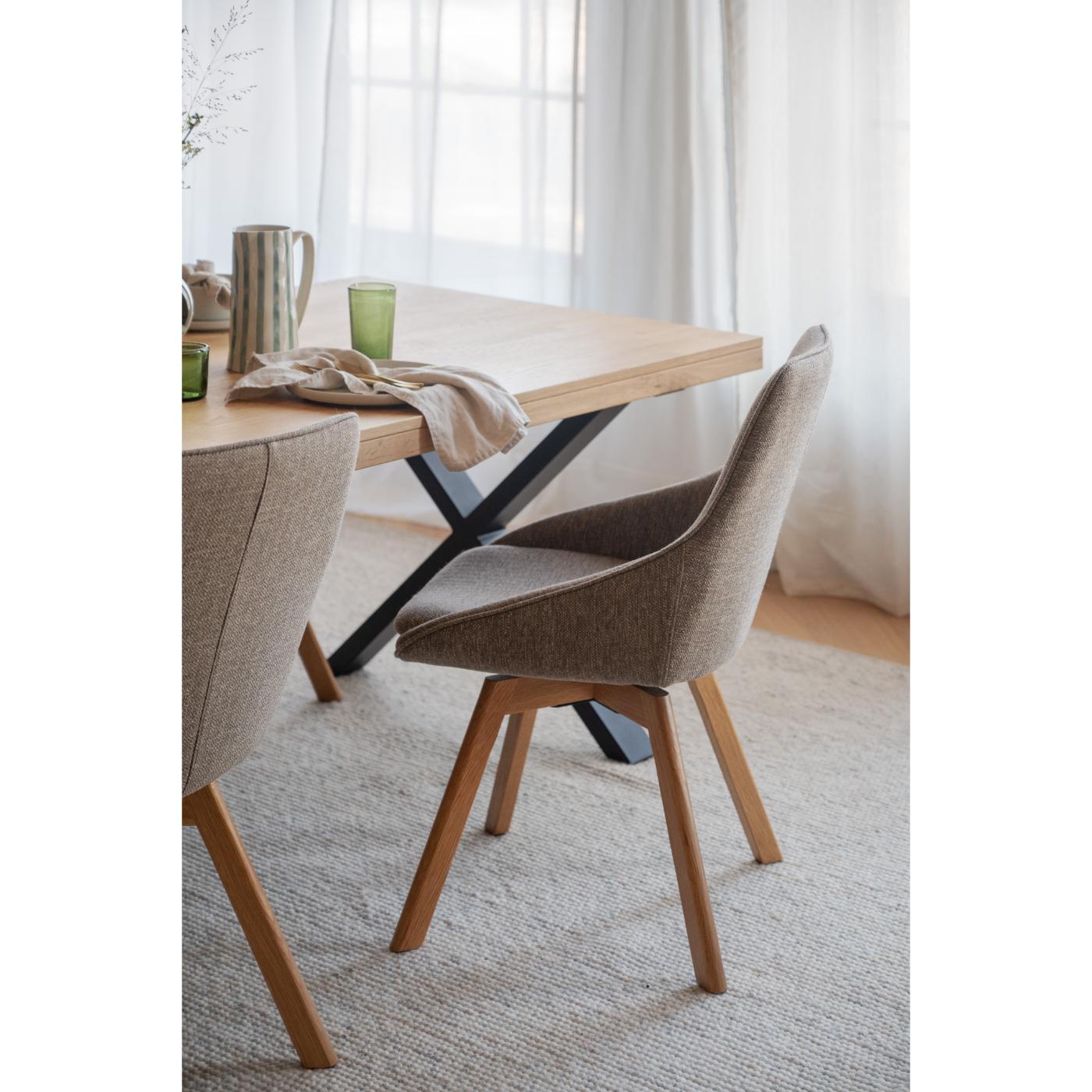 Alison tuoli lakattu tammijalka / tumma beige kangas