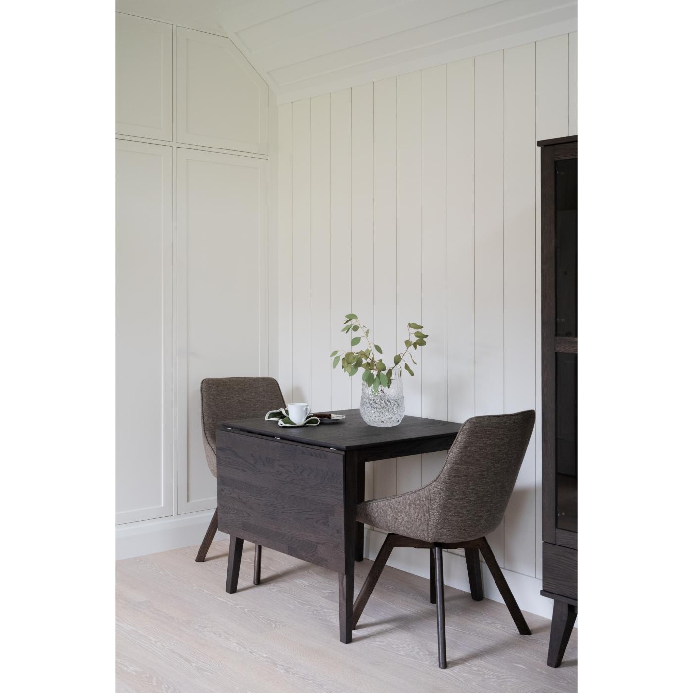 Alison tuoli ruskealakattu tammijalka / tumma beige kangas