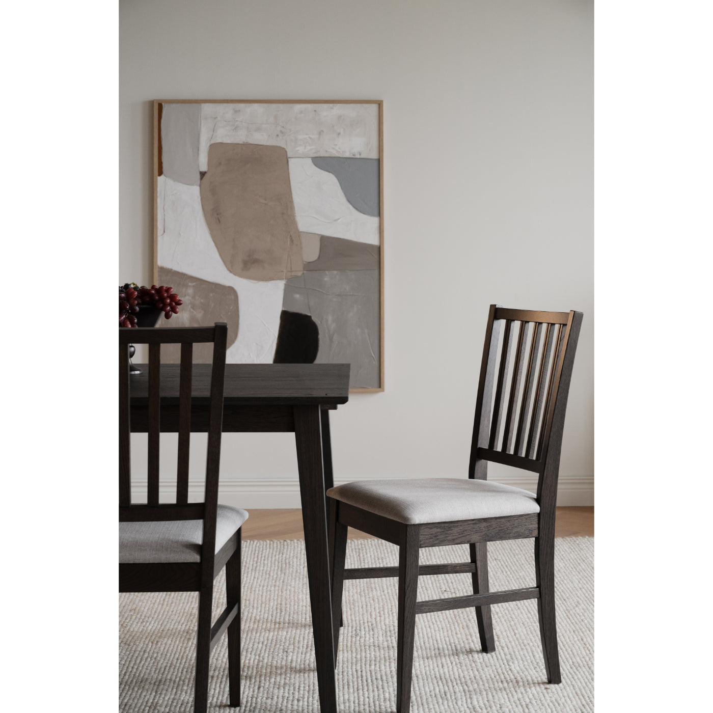 Filippa-tuoli, tummanruskea tammi / beige kangasistuin