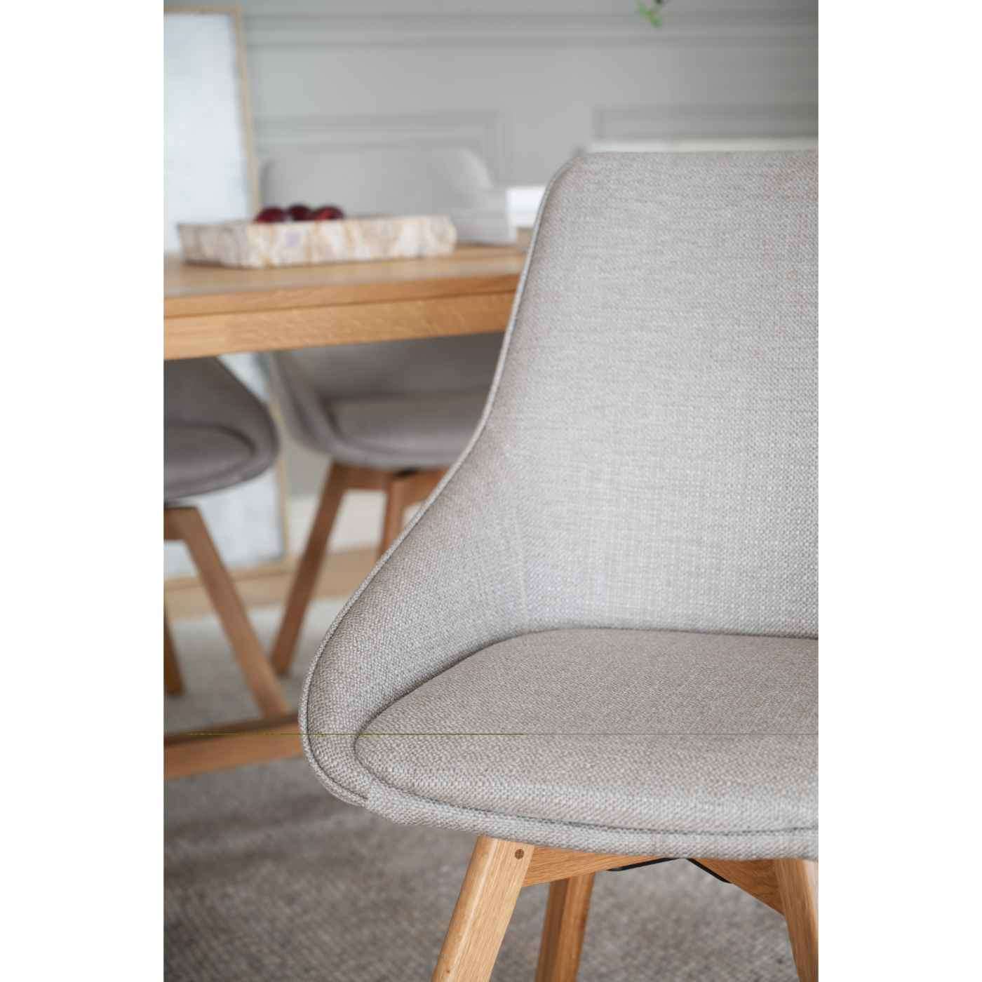 Alison tuoli lakattu tammijalka / beige kangas