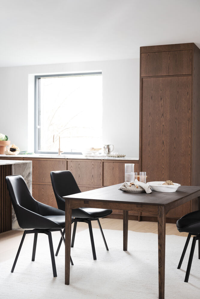 Markham ruokapöytä 140x90 cm ruskea tammi