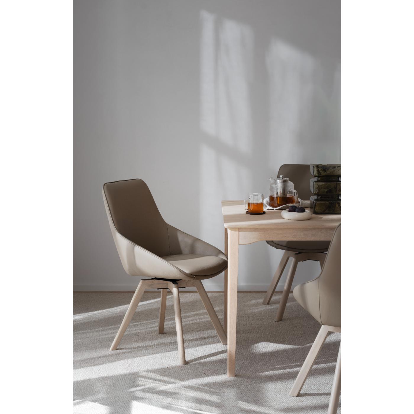 Alison tuoli valkolakattu tammijalka / beige nahka