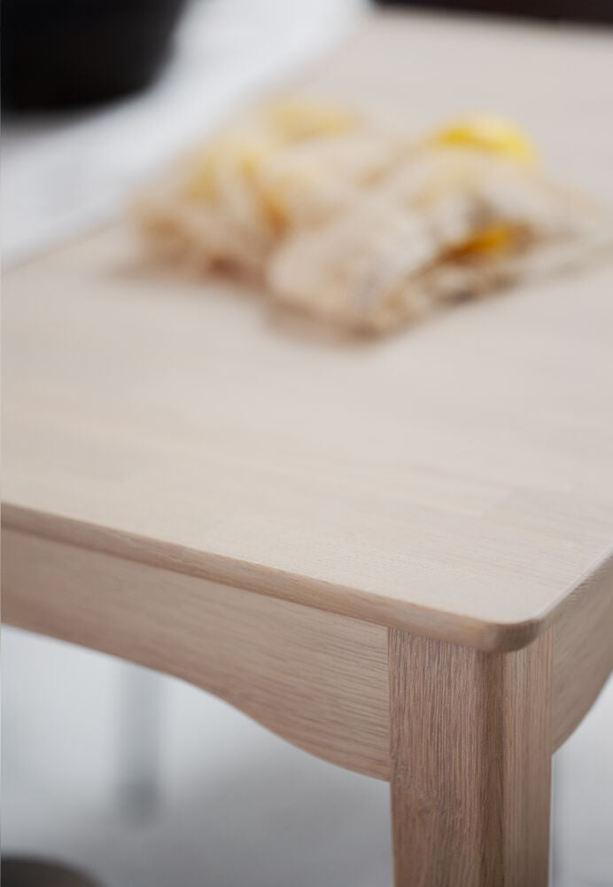 Markham ruokapöytä 180x90 cm valkopesty tammi