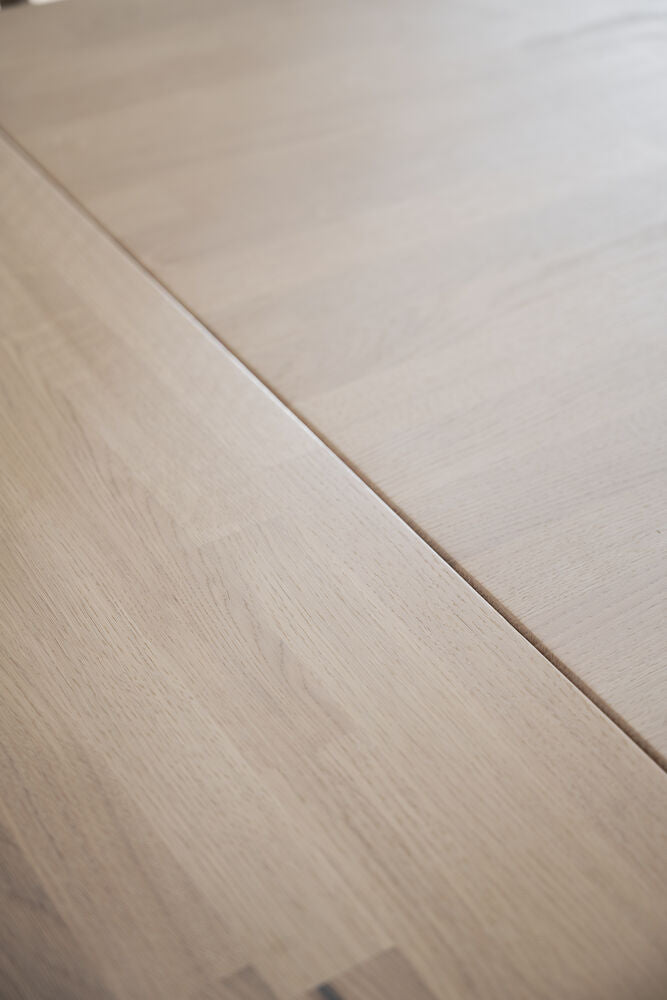 Markham ruokapöytä 140x90 cm valkopesty tammi