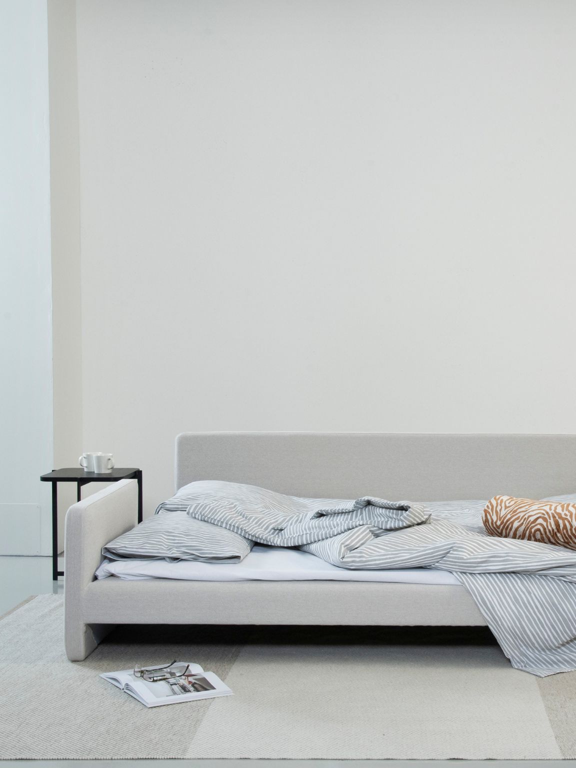 Interface Pilleri sohvapöytä 80x60 cm