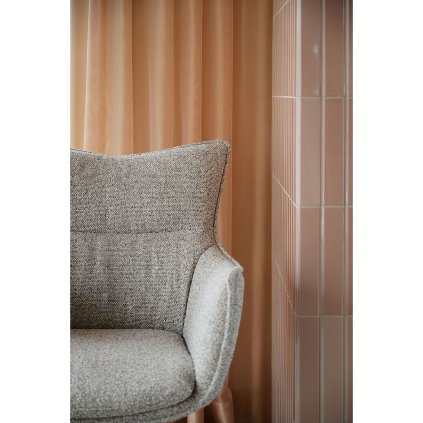 Fresno kääntyvä ja keinuva nojatuoli, beige kangas/ruskea metallijalka