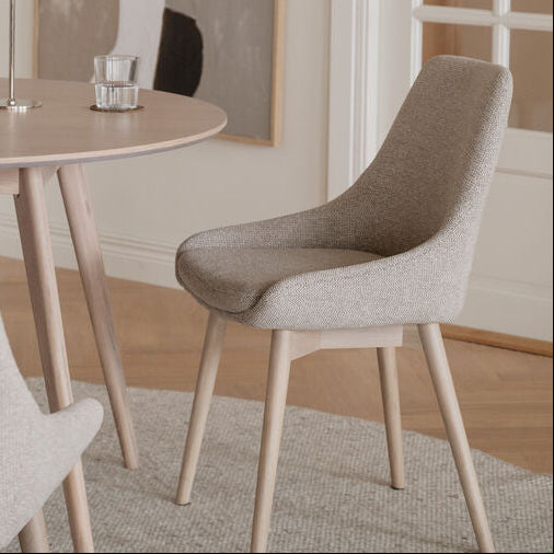Denley-tuoli, vaalea beige kangas/valkopestyt tammijalat