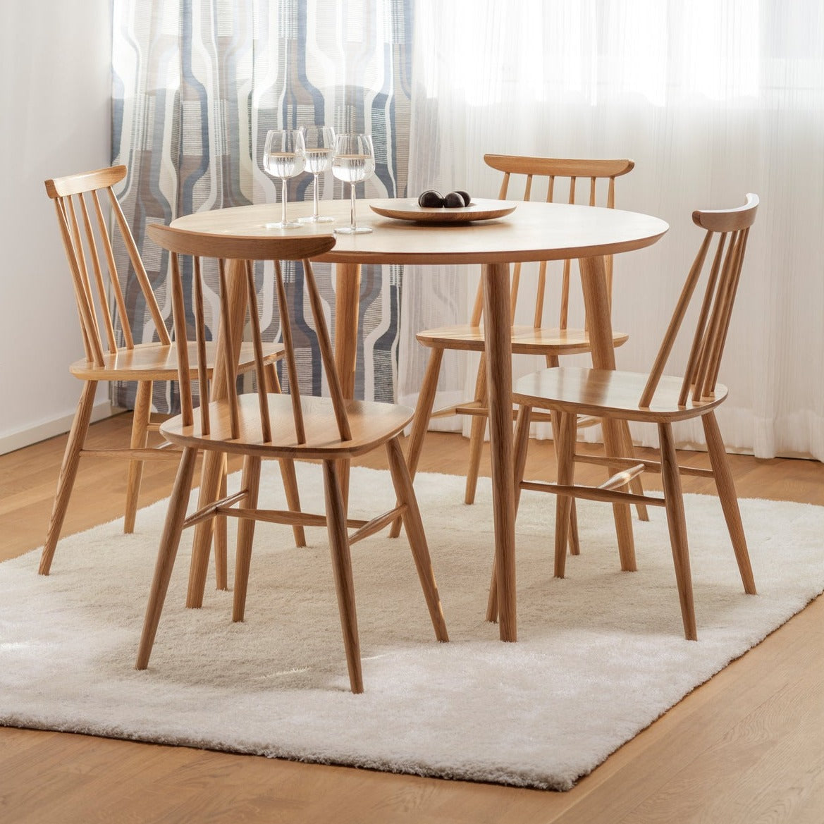 Aino ruokapöytä halk. 90cm + 4 pinnatuolia pohjanmaan