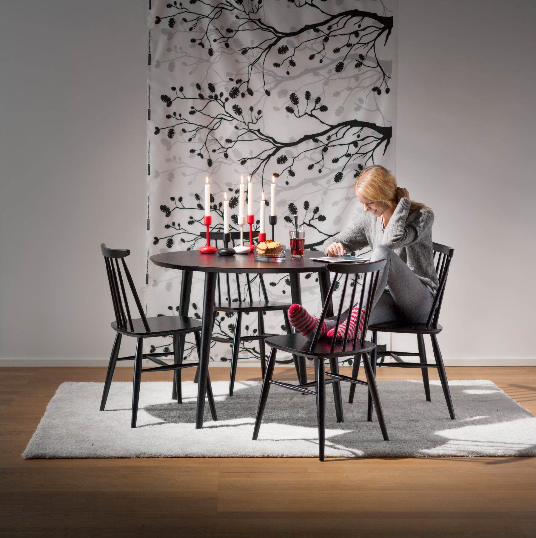 Aino ruokapöytä halk. 90cm + 4 pinnatuolia pohjanmaan