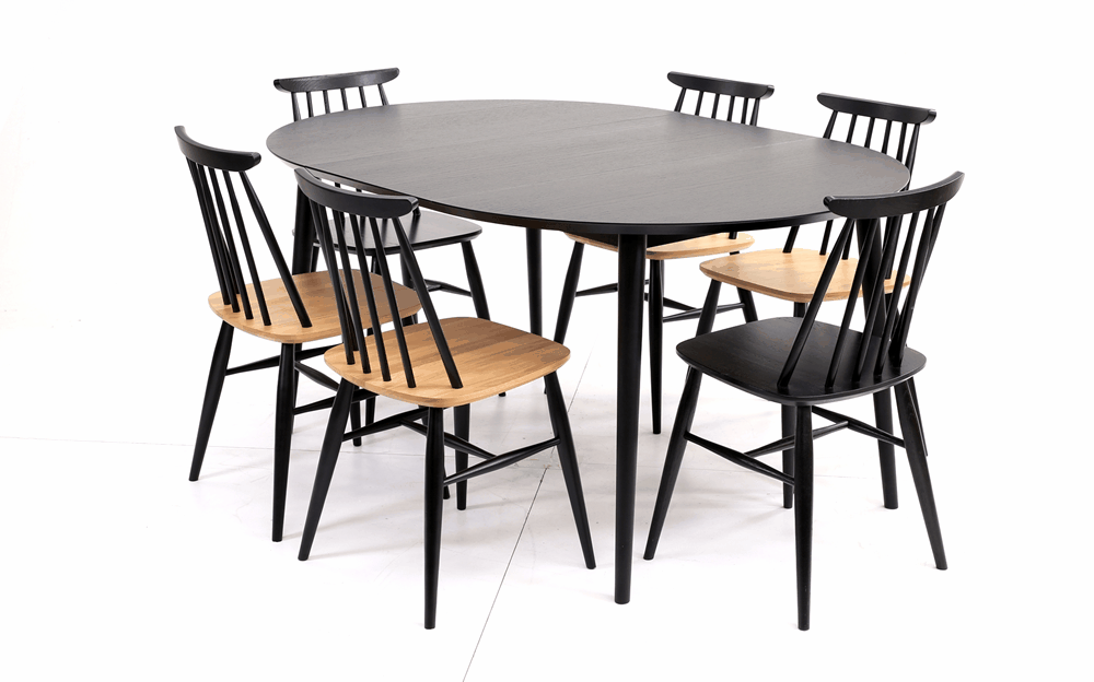 Aino jatkettava ruokapöytä musta + 4 Aino-tuolia musta/tammi