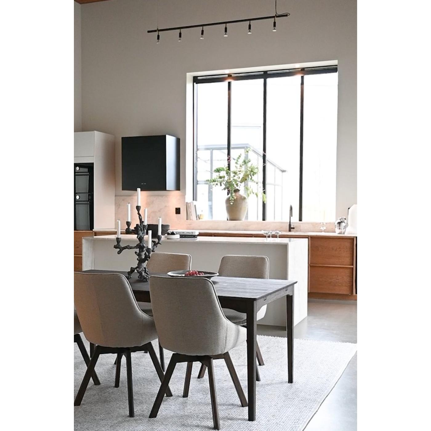 Alison tuoli ruskealakattu tammijalka / tummanharmaa mikrokuitukangas