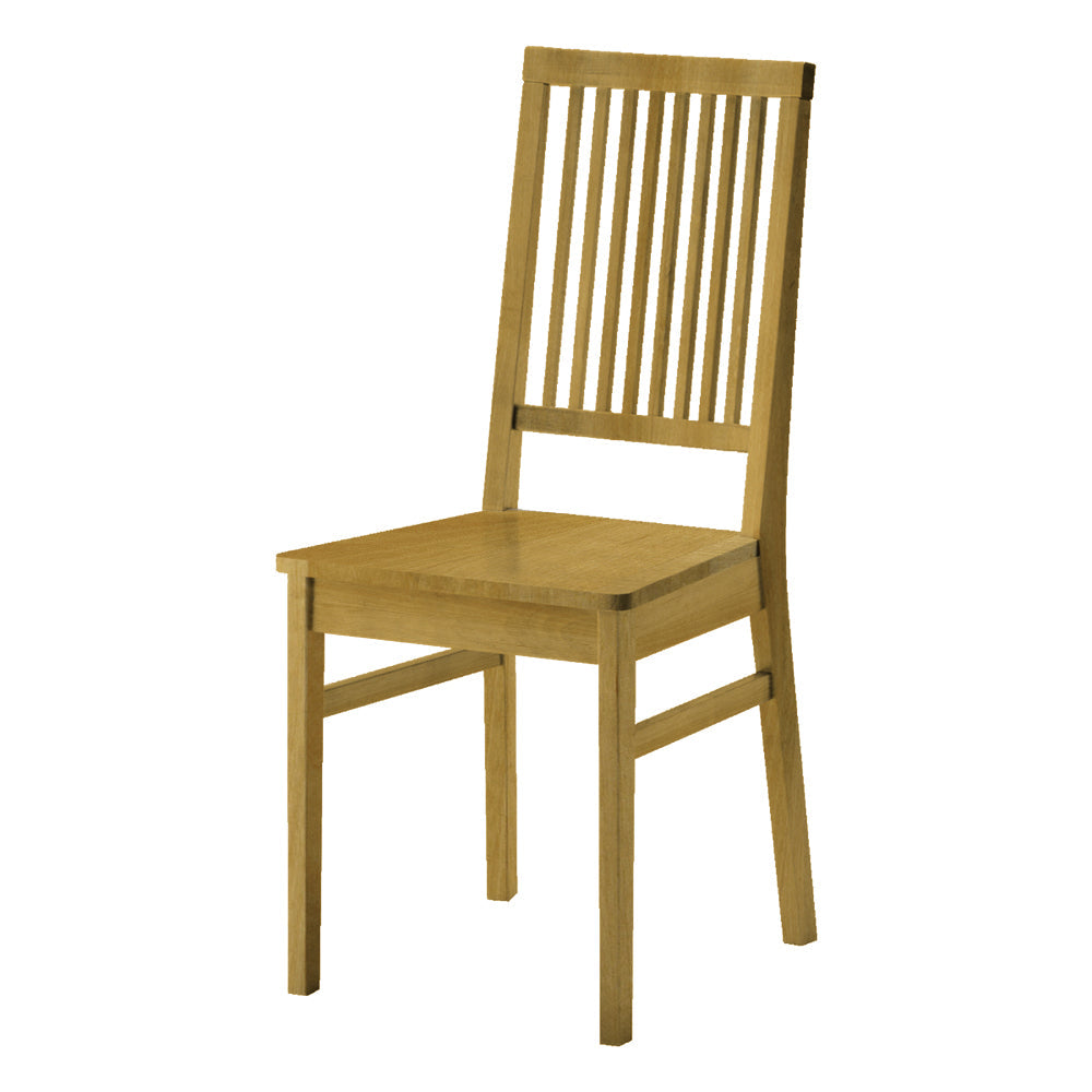 Anton Tuoli puuistuimella 