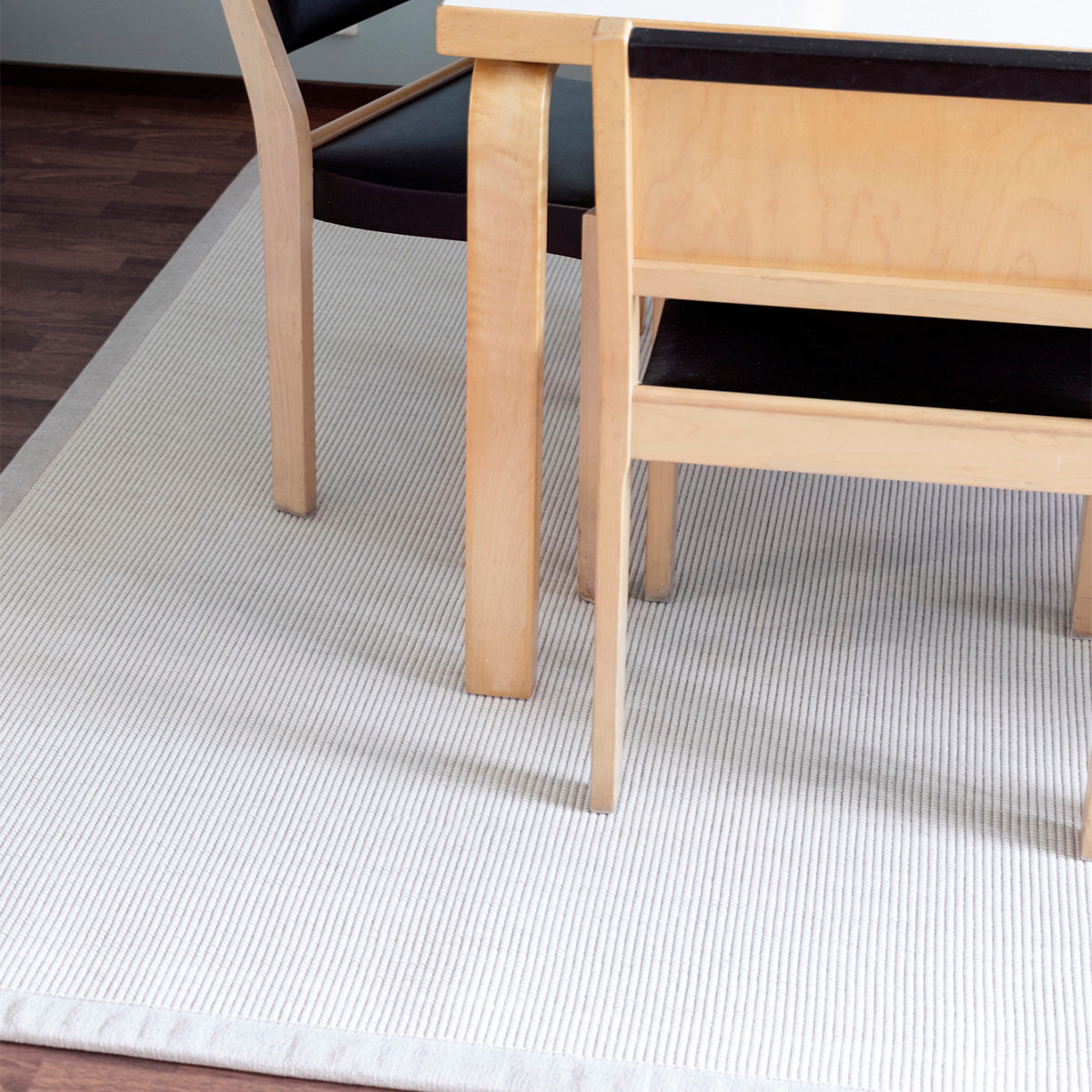 Esmeralda villa-paperinarumatto pyöreä VM Carpet