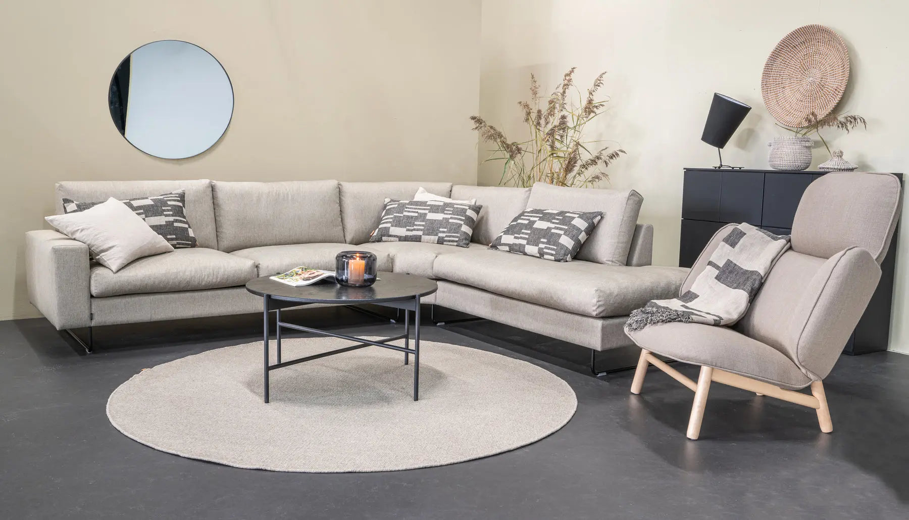 Free avokulmasohva 319x258 cm, höyhentäyte isku