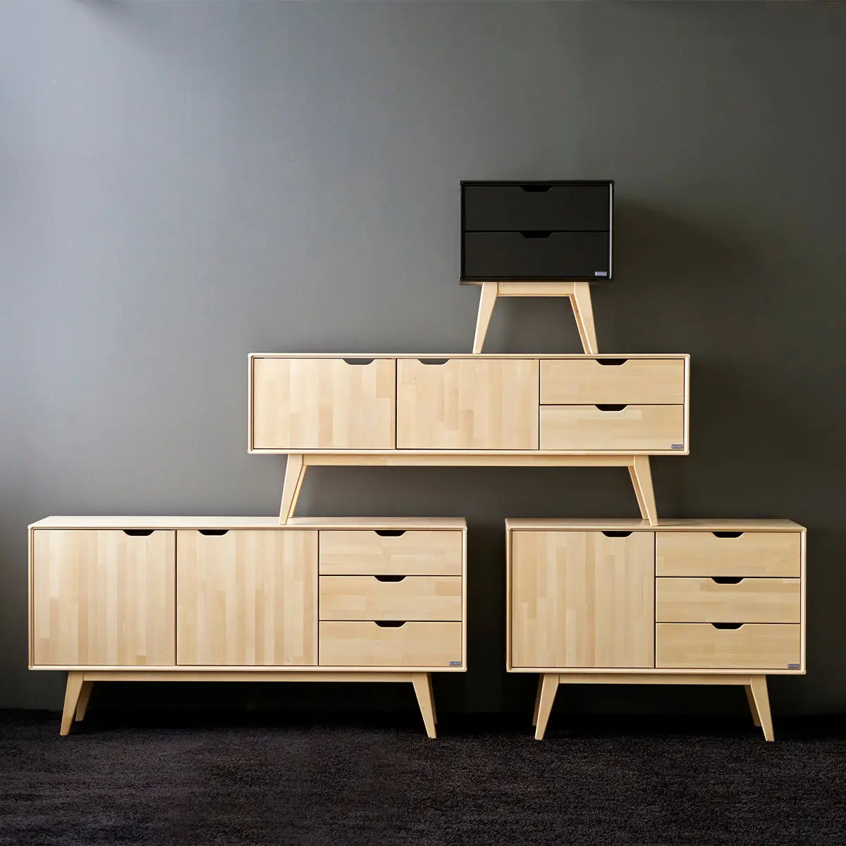 Kolo yöpöytä laatikolla kiteen