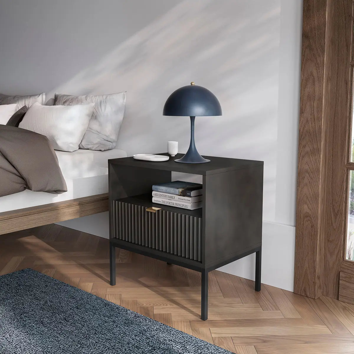 Latte yöpöytä Isku Stage