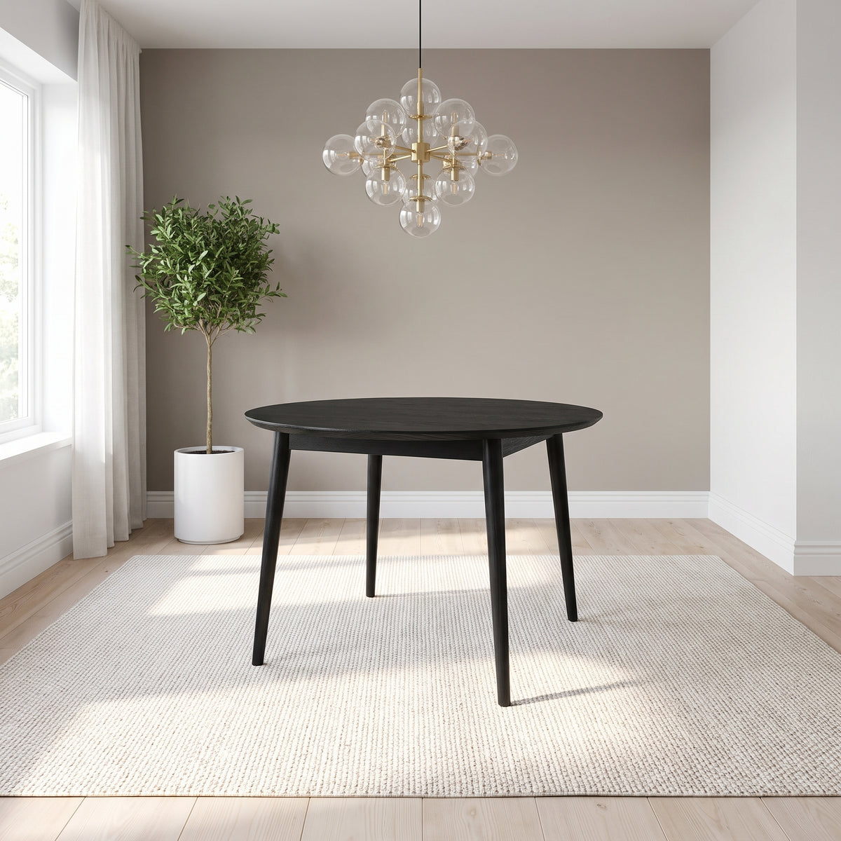 Aino pyöreä jatkettava pöytä 110-155 cm, musta