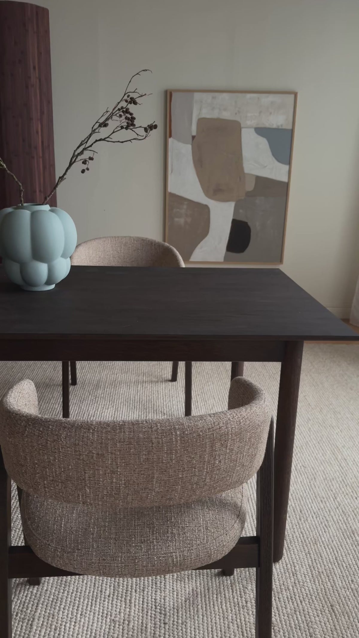 Lataa video: Derrymore ruokapöytä 205x90 cm, valkopesty tammi