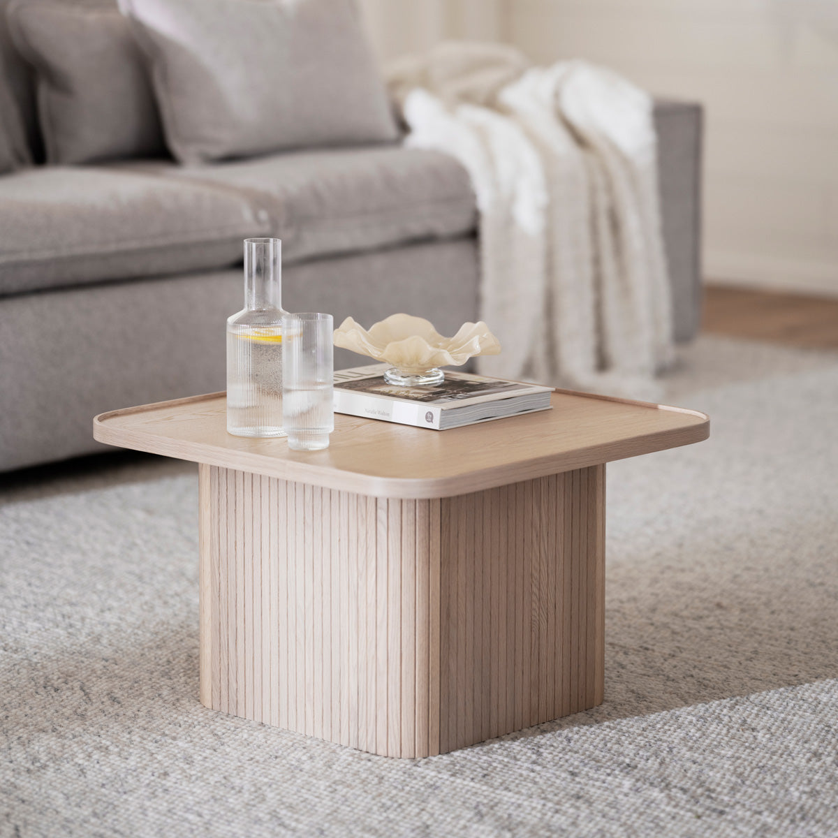 Sullivan sohvapöytä 60x60 cm valkopesty tammi